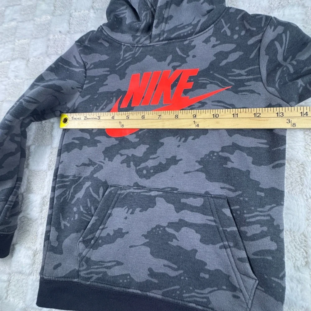 Nike Kids Grey Camo Pullover Hoodie Red Logo Size 5 4-5 Years Sweatshirt